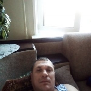 Виктор Петров, 46 лет